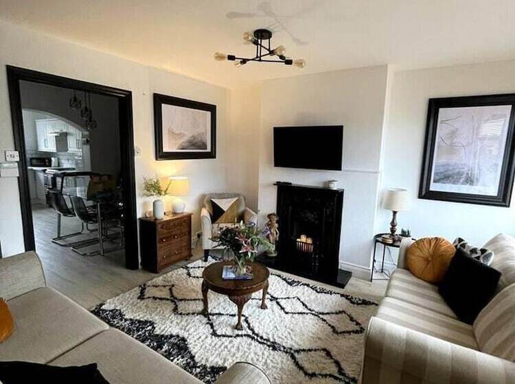 إقامة Captivating House In Bangor, Northern Ireland