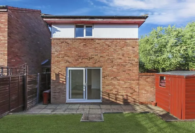 Residenssi Inviting 2 Bed House In Milton Keynes   Netflix