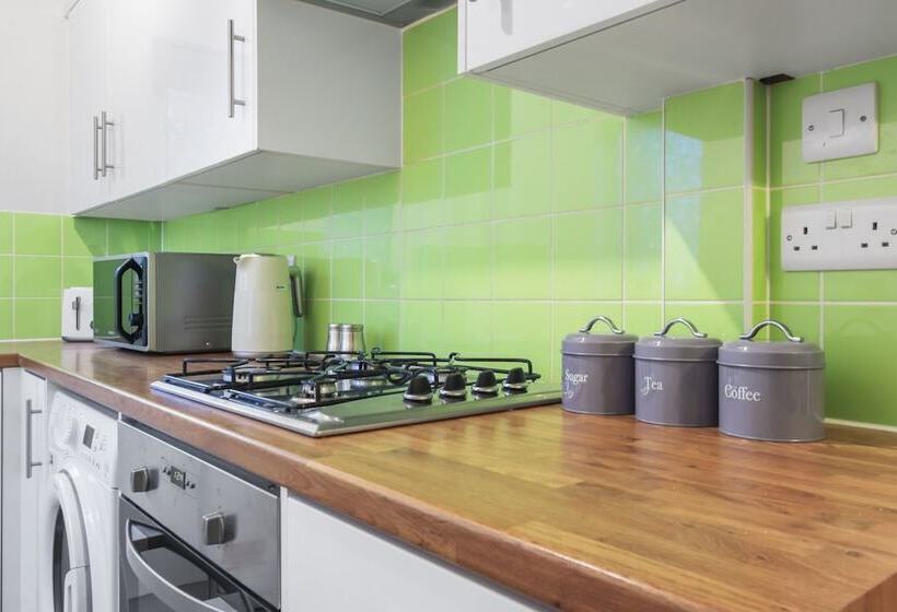 إقامة Inviting 2 Bed House In Milton Keynes   Netflix