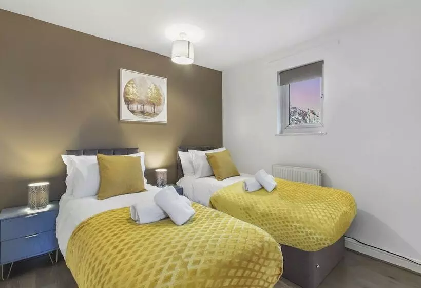 Residenssi Inviting 2 Bed House In Milton Keynes   Netflix