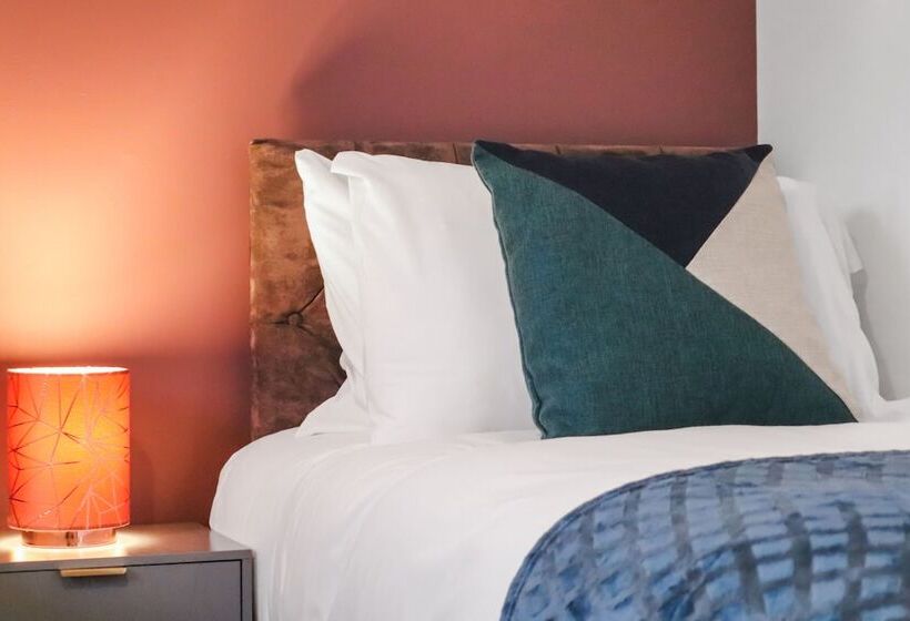 إقامة Inviting 2 Bed House In Milton Keynes   Netflix