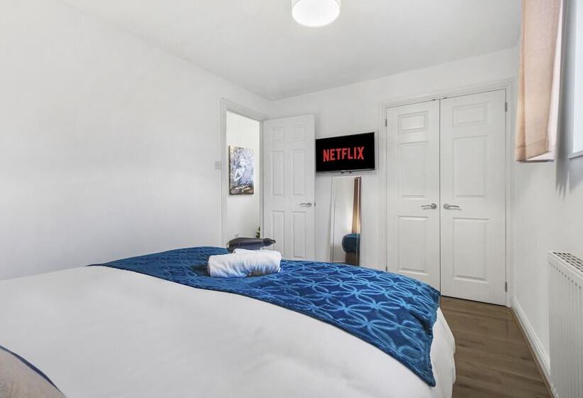 إقامة Inviting 2 Bed House In Milton Keynes   Netflix