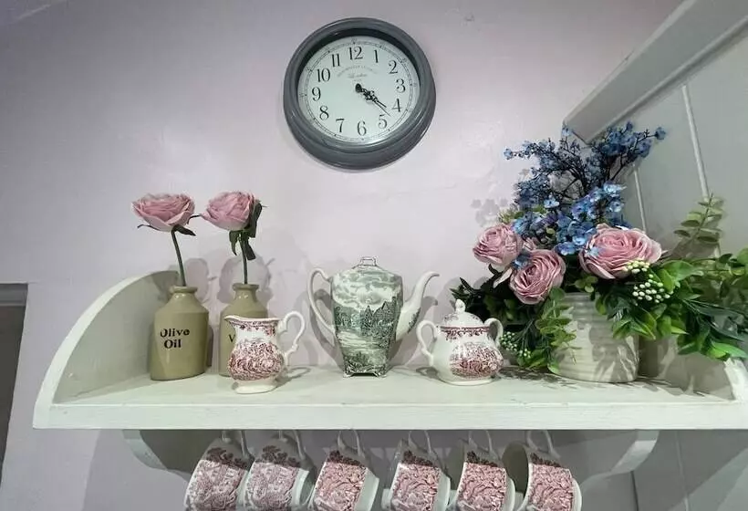 Stunning 1 Bed Cottage With Hot Tub In Ross On Wye