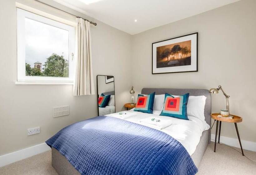 The Victorian House   Enticing 3bdr House With Garden