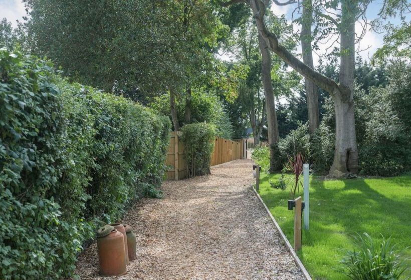 Toppesfield Hall Luxury Cottage With Hot Tub