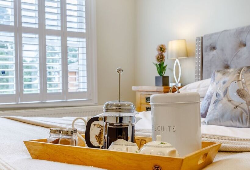 Toppesfield Hall Luxury Cottage With Hot Tub