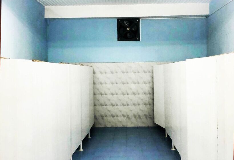 Vandrarhem Mang Ben Dormitory Kaliraya