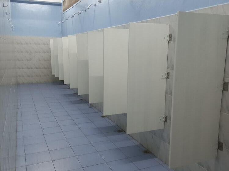 Vandrarhem Mang Ben Dormitory Kaliraya