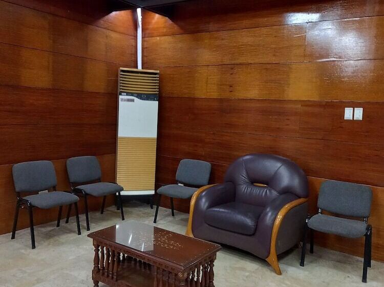 Vandrarhem Mang Ben Dormitory Kaliraya