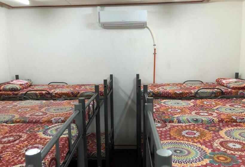 Vandrarhem Mang Ben Dormitory Kaliraya