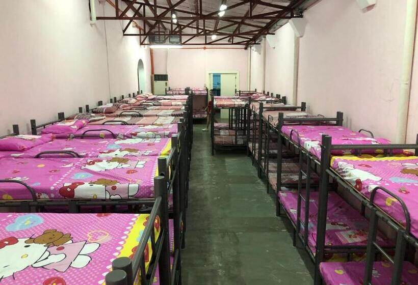 Vandrarhem Mang Ben Dormitory Kaliraya