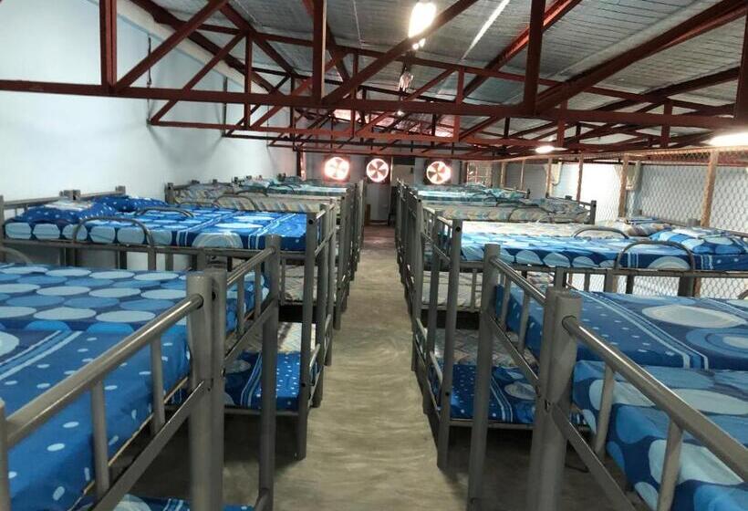 Vandrarhem Mang Ben Dormitory Kaliraya