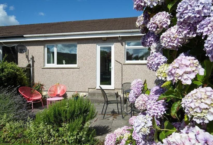 Ballyroan   Peaceful Dog Friendly Cottage