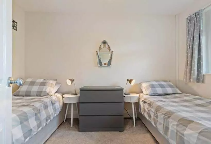 Ballyroan   Peaceful Dog Friendly Cottage