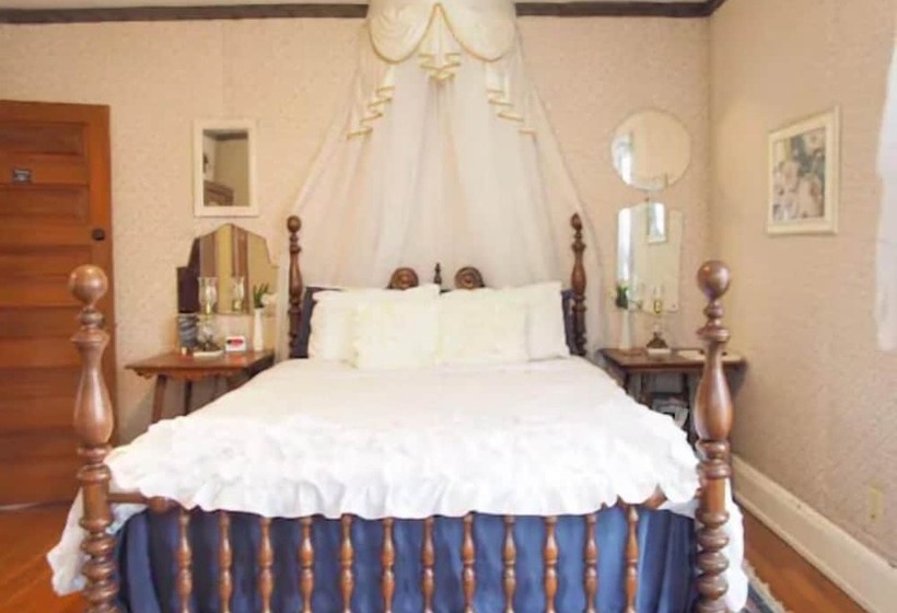 تختخواب و صبحانه The Bissing House