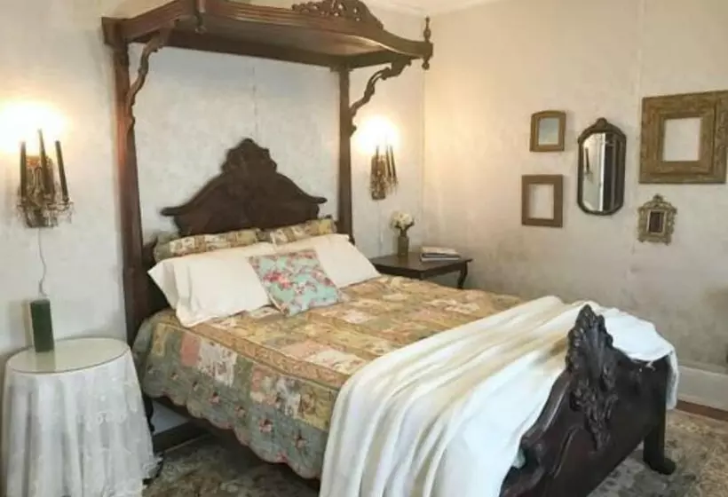 ベッドアンドブレックファースト The Bissing House