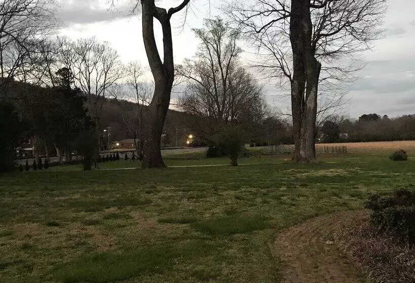 Aamiaismajoitus (B&B) Winston Place