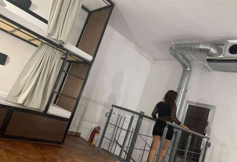 הוסטל Cancún Plaza Hotel & Hostal