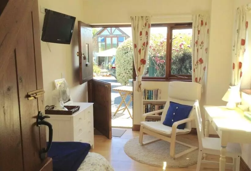 The Tack Room   A Comfy Cabin In North Devon