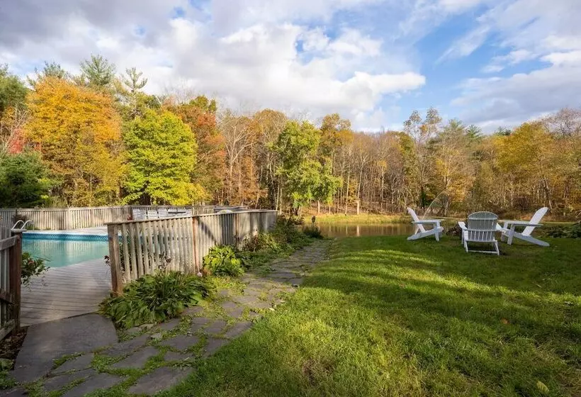 Cortland By Avantstay Charming Heritage Estate W/ Private Lake & Pool