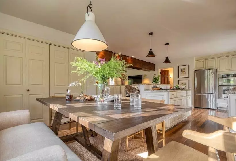 Cortland By Avantstay Charming Heritage Estate W/ Private Lake & Pool