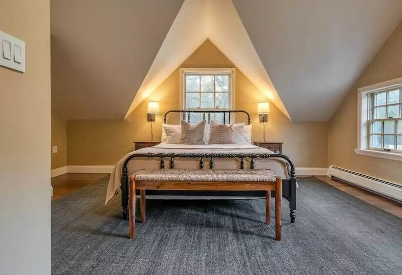 Cortland By Avantstay Charming Heritage Estate W/ Private Lake & Pool