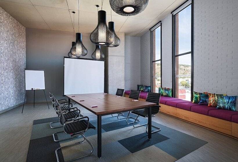 Отель Aloft Guadalajara Sur