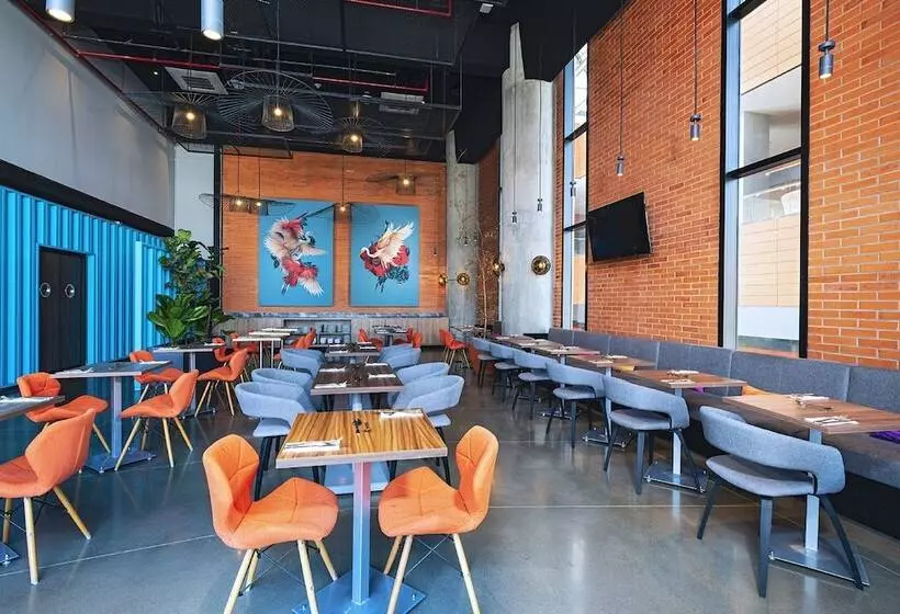 ホテル Aloft Guadalajara Sur