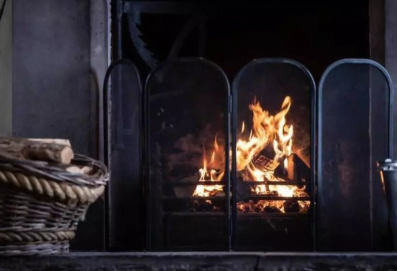 Hotelli Karma Lake Of Menteith