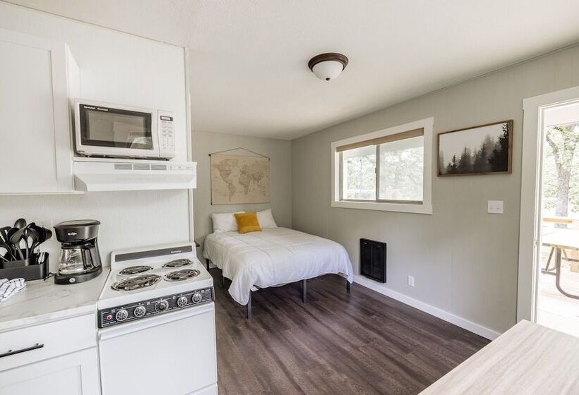 فندق Kimberling Cove M6