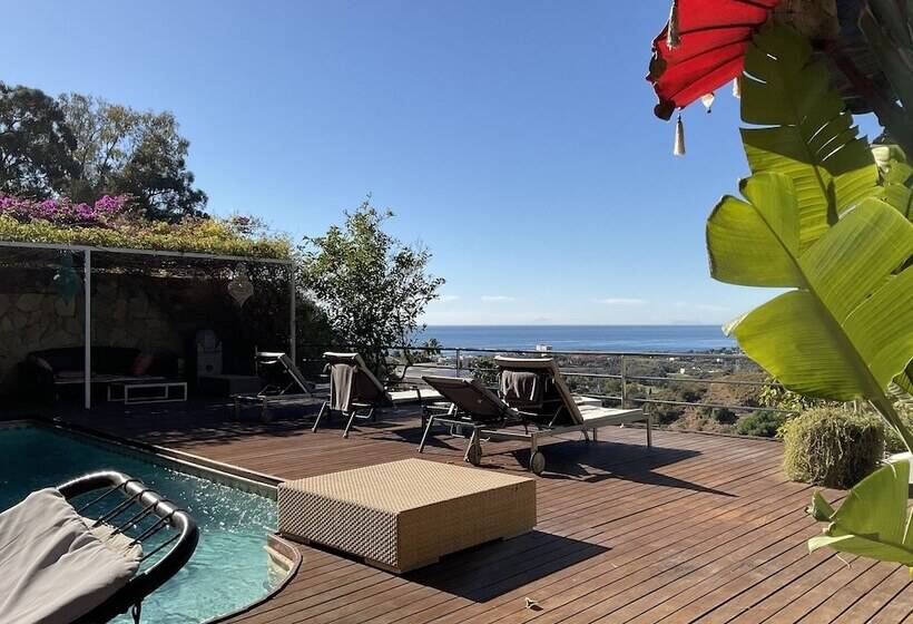 פנסיון Marbella Boutique Art