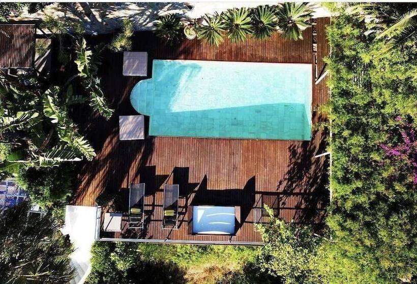 פנסיון Marbella Boutique Art