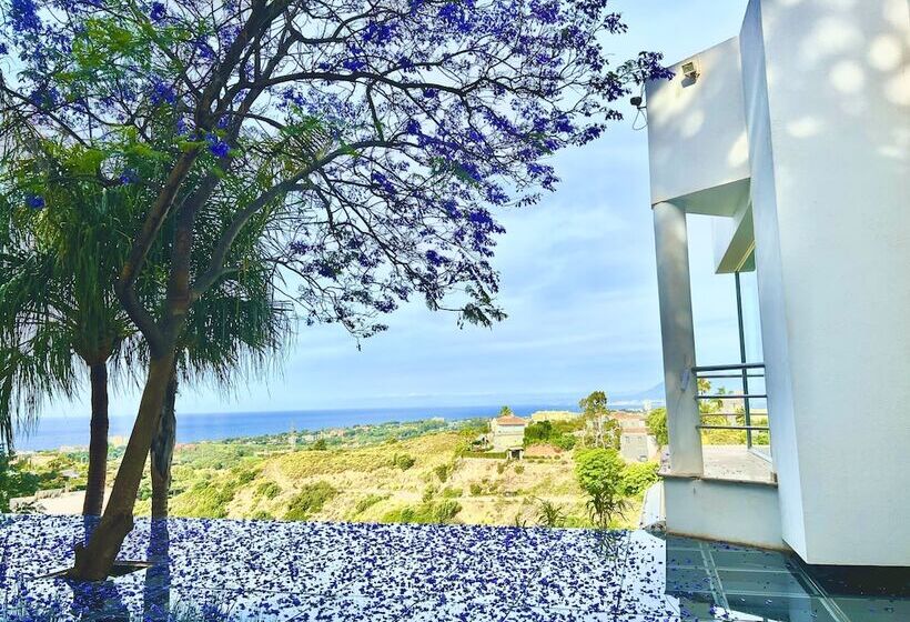 פנסיון Marbella Boutique Art