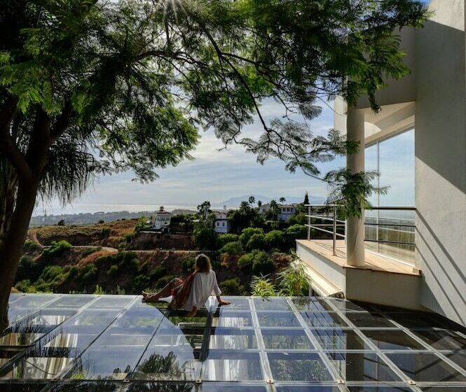 פנסיון Marbella Boutique Art