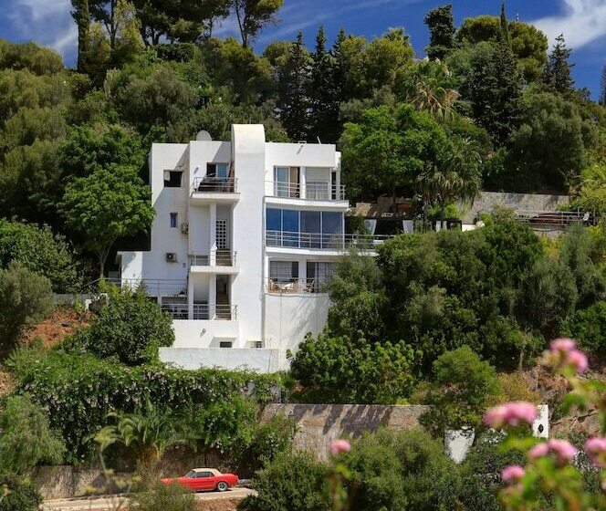 פנסיון Marbella Boutique Art