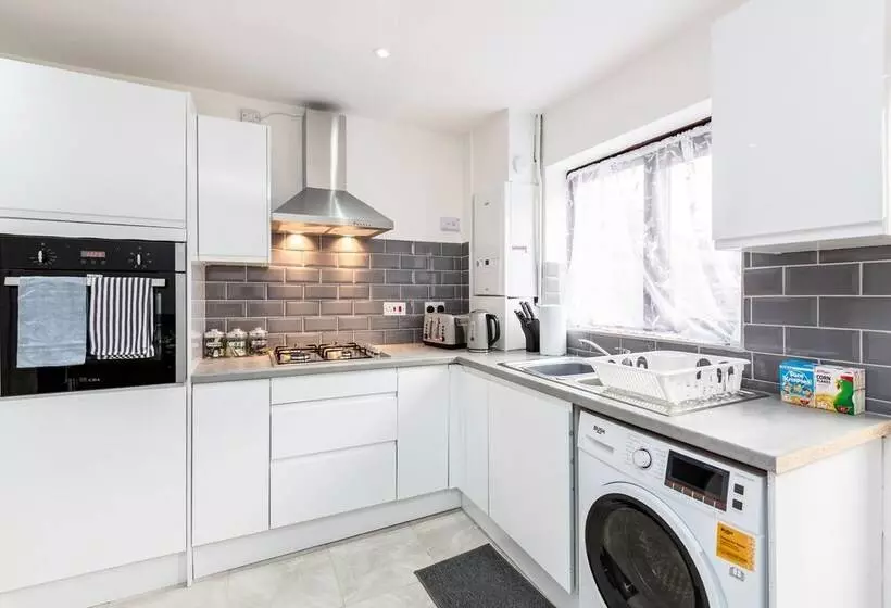 レジデンス Cosy 2 Bed House! Dagenham! Free Parking