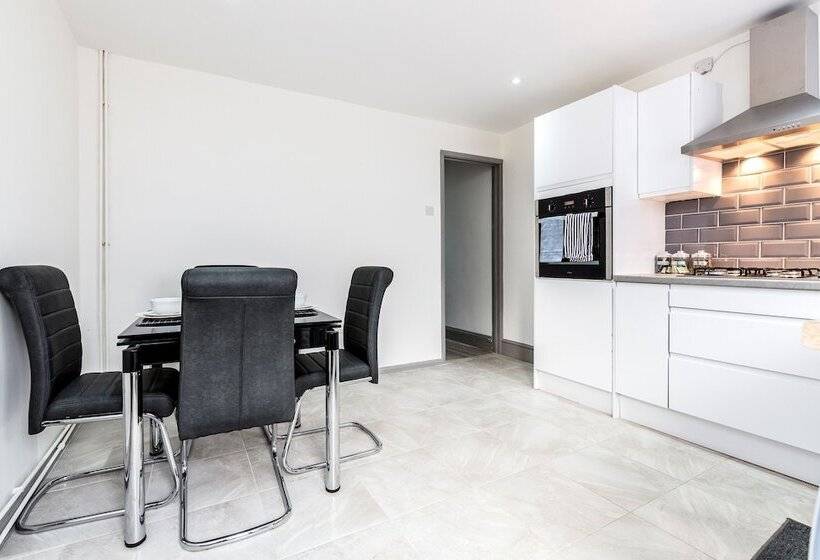 레지던스 Cosy 2 Bed House! Dagenham! Free Parking