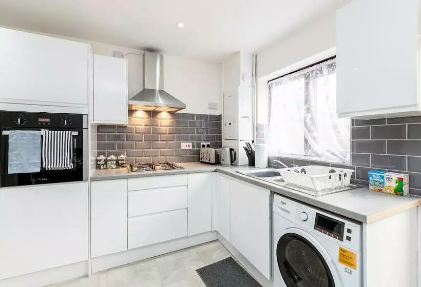 レジデンス Cosy 2 Bed House! Dagenham! Free Parking