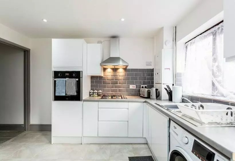 レジデンス Cosy 2 Bed House! Dagenham! Free Parking