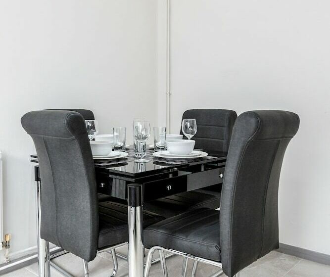 레지던스 Cosy 2 Bed House! Dagenham! Free Parking