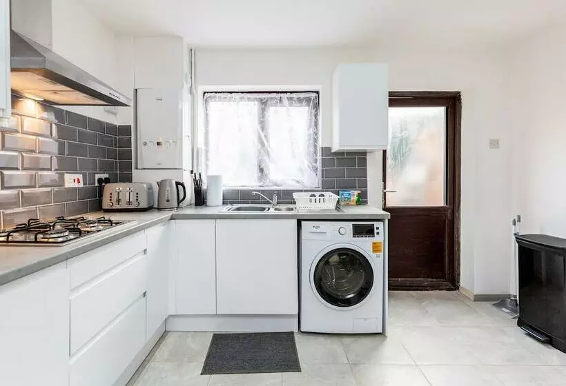 レジデンス Cosy 2 Bed House! Dagenham! Free Parking