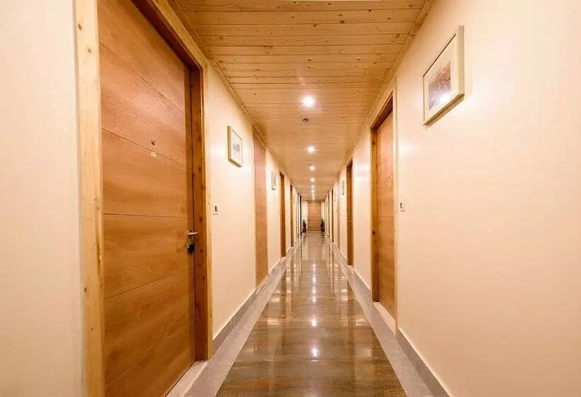 リゾートホテル Naturevilas Sarovar Premiere Manali
