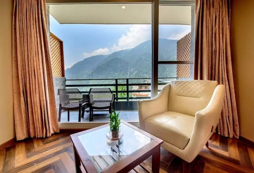 リゾートホテル Naturevilas Sarovar Premiere Manali