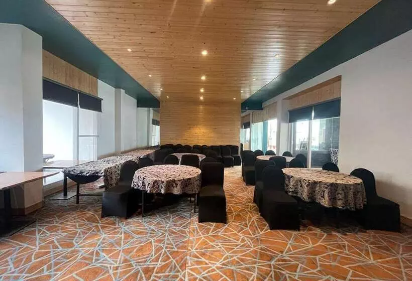 リゾートホテル Naturevilas Sarovar Premiere Manali
