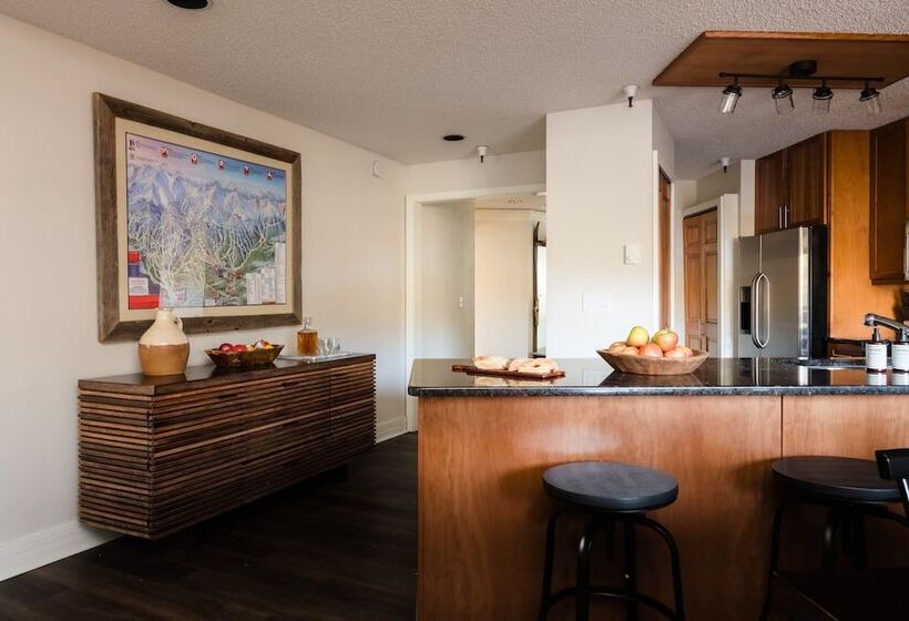 Rocker By Avantstay Gorgeous Ski In Ski Out Cabin In Heart Of Breck