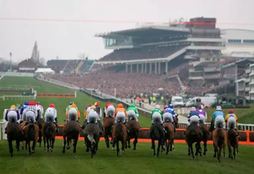 Stunning 5 Bed Cabin In Ashton Under Hill