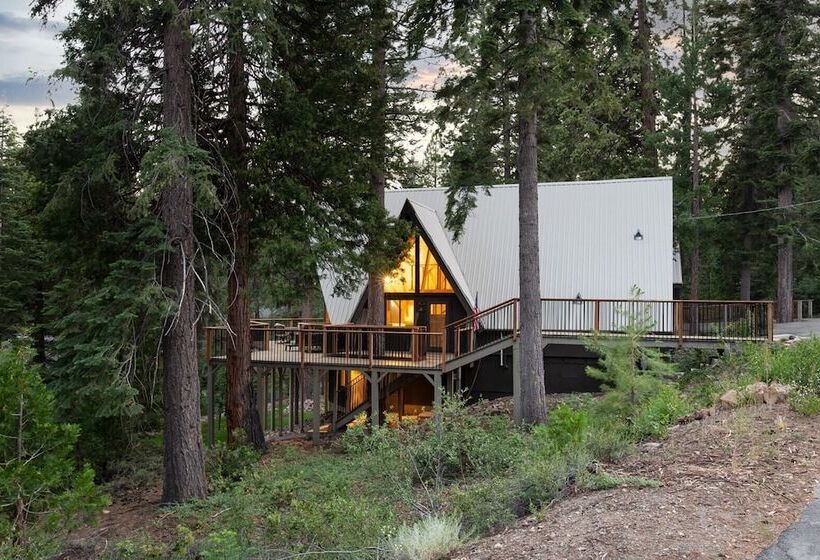 Timberline By Avantstay Stunning Chalet Cabin W/ Hot Tub, Pool Table & Home Theater!