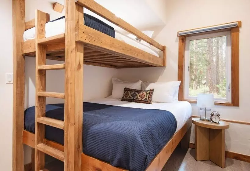 Timberline By Avantstay Stunning Chalet Cabin W/ Hot Tub, Pool Table & Home Theater!