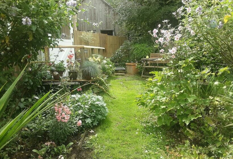 Tranquil Wood Cabin Set In A Beautiful Orchard