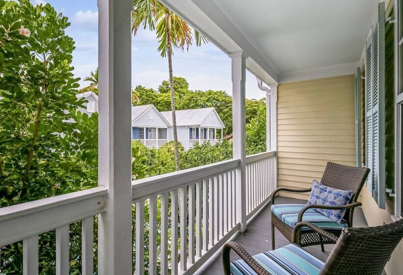 Tumi S Time Out By Avantstay Heart Of Old Town W/ Shared Pool Month Long Stays Only